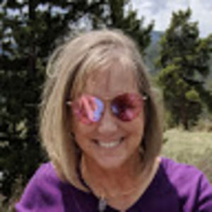 Meet your Posher, Kelley